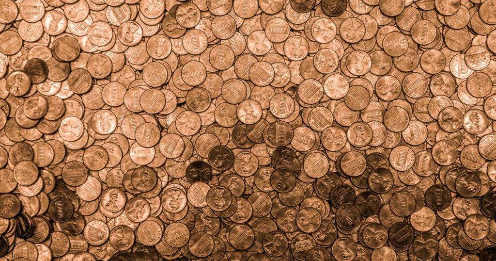 Business owner paid ex-worker with 91,000 pennies. That’s retaliation, feds claim in lawsuit. – CBS News