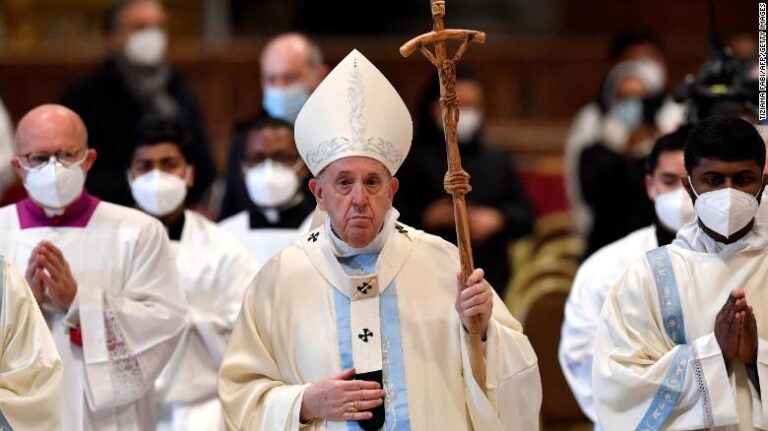 OPINIÓN | El papa está equivocado. Elegir tener pocos o ningún hijo es lo contrario de ser egoísta
