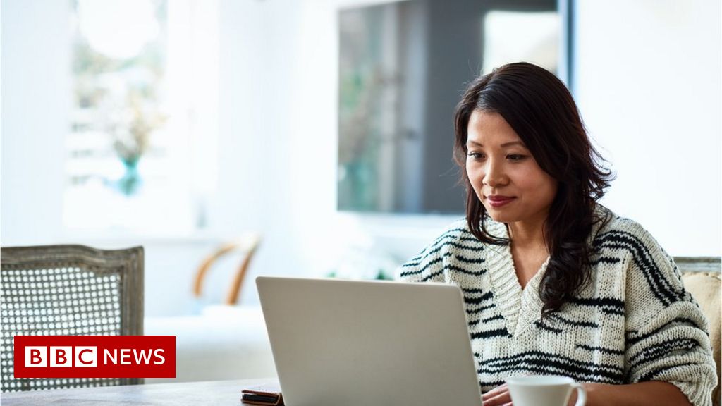 £150,000 starting salaries as firms fight for staff – BBC News