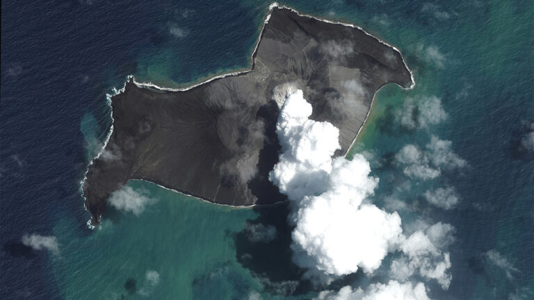 Volcano explosion near Tonga left many deaf during evacuation, witness says