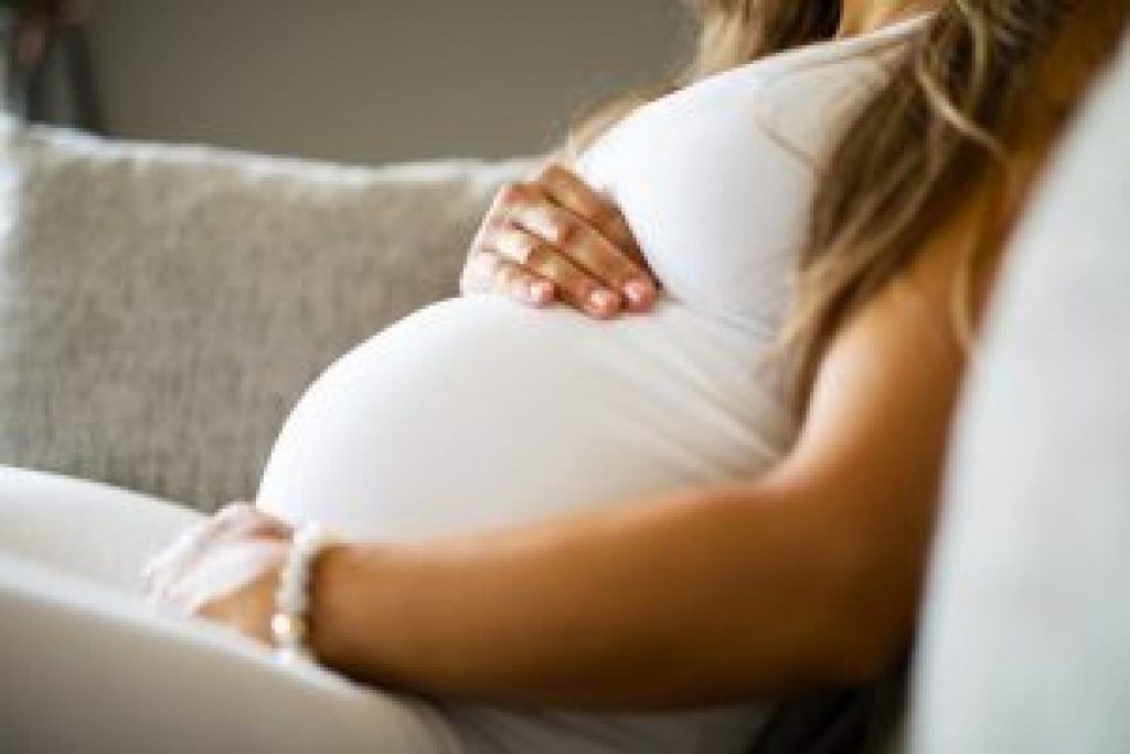 Mulher engravida para “manter o nome da família vivo” após filha se recusar de fazer o mesmo – Pais