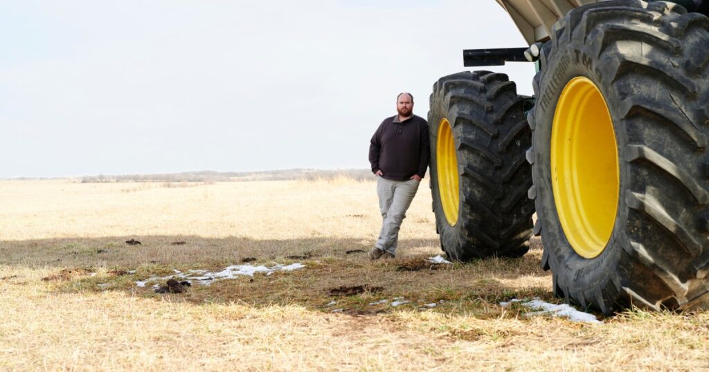 Senate introduces bill to allow farmers to fix their own equipment