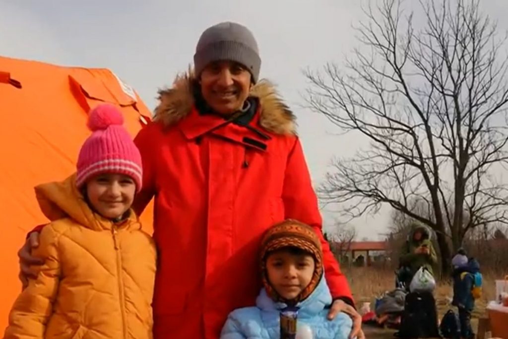pai refugiado esconde situação dos filhos e diz que fuga é para visitar primos na Polônia – Pais
