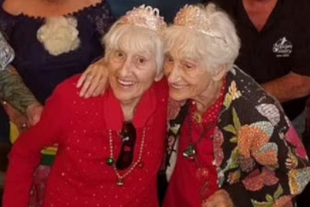 Gêmeas idênticas comemoram aniversário de 100 anos e contam qual o segredo para viver tanto tempo – Pais