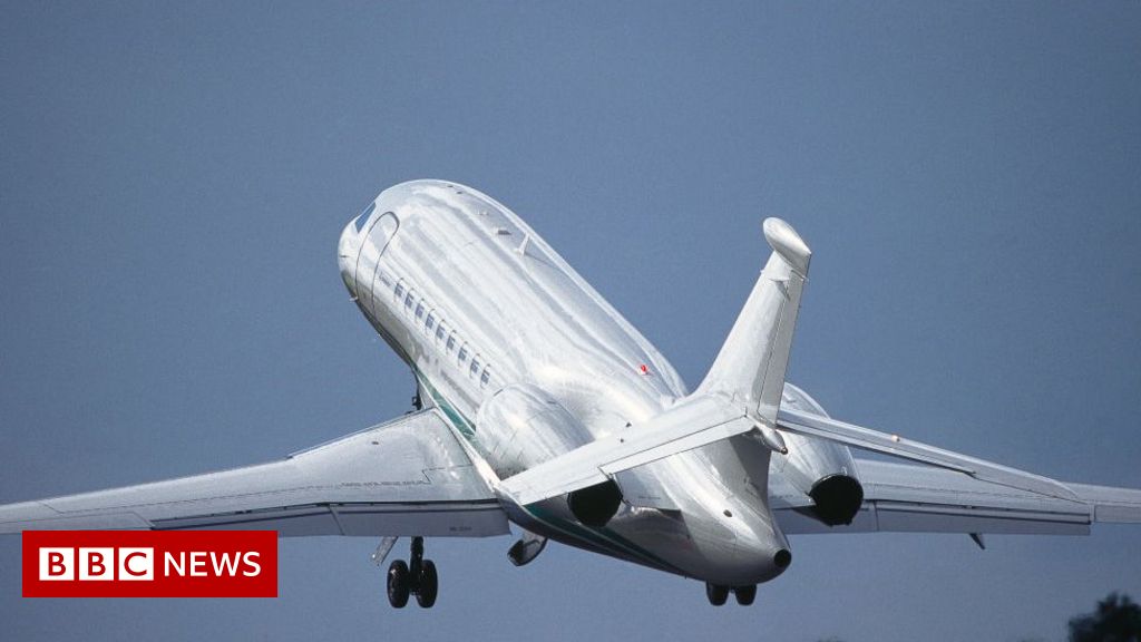 Ukraine: Ministers can now detain Russian planes in UK – BBC News