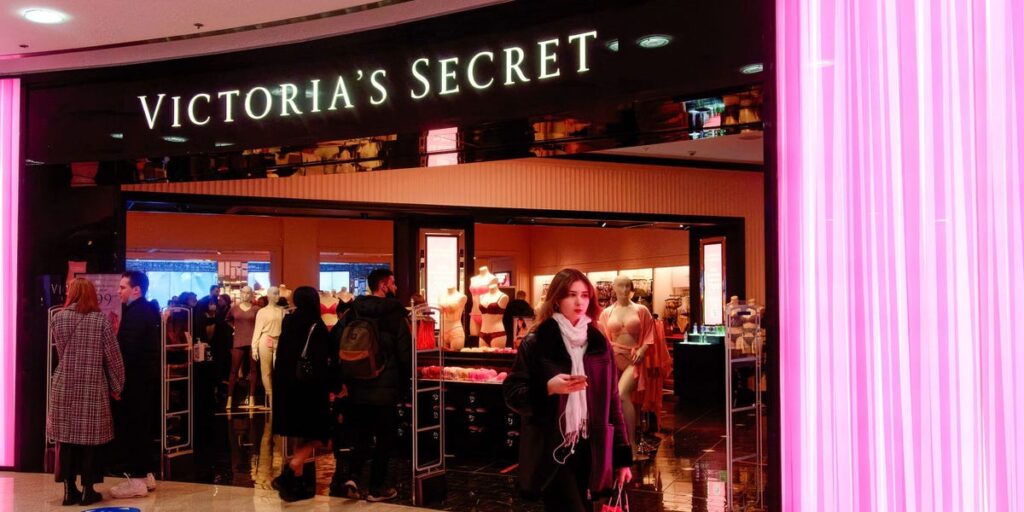 Russian Shoppers Swarmed Victoria’s Secret Before Closures
