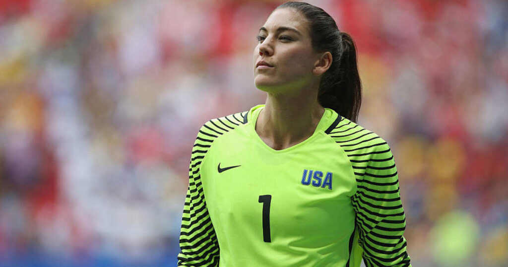 Soccer star Hope Solo arrested for DWI with children in vehicle, police say – CBS News