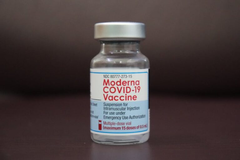 Moderna suing Pfizer over Covid vaccine technology – BBC News
