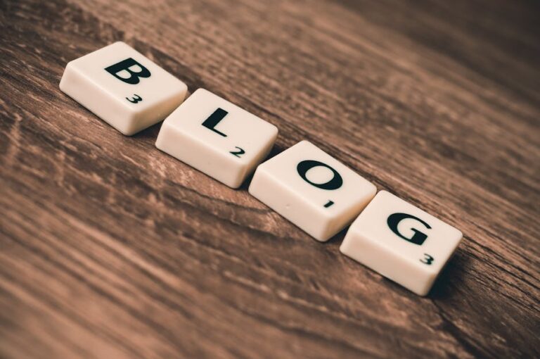 21 Best Blogging Tools for Growth