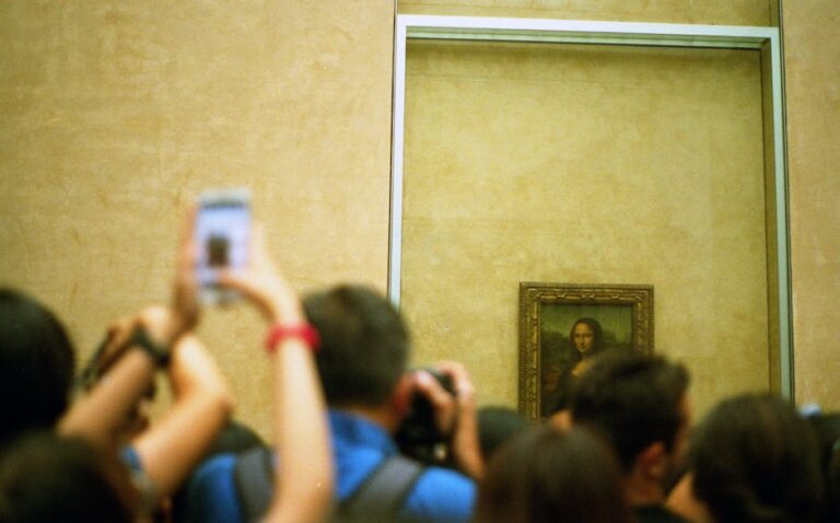Louvre’s focus was on glitzy purchases over security, report alleges | CNN